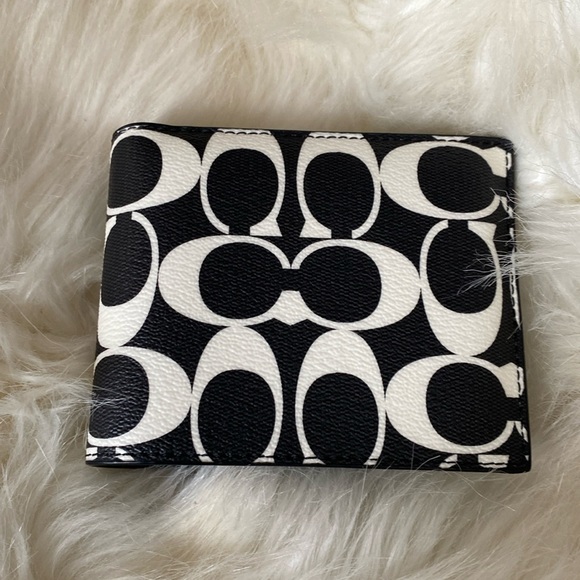 3 in 1 Wallet - Picture 1 of 8